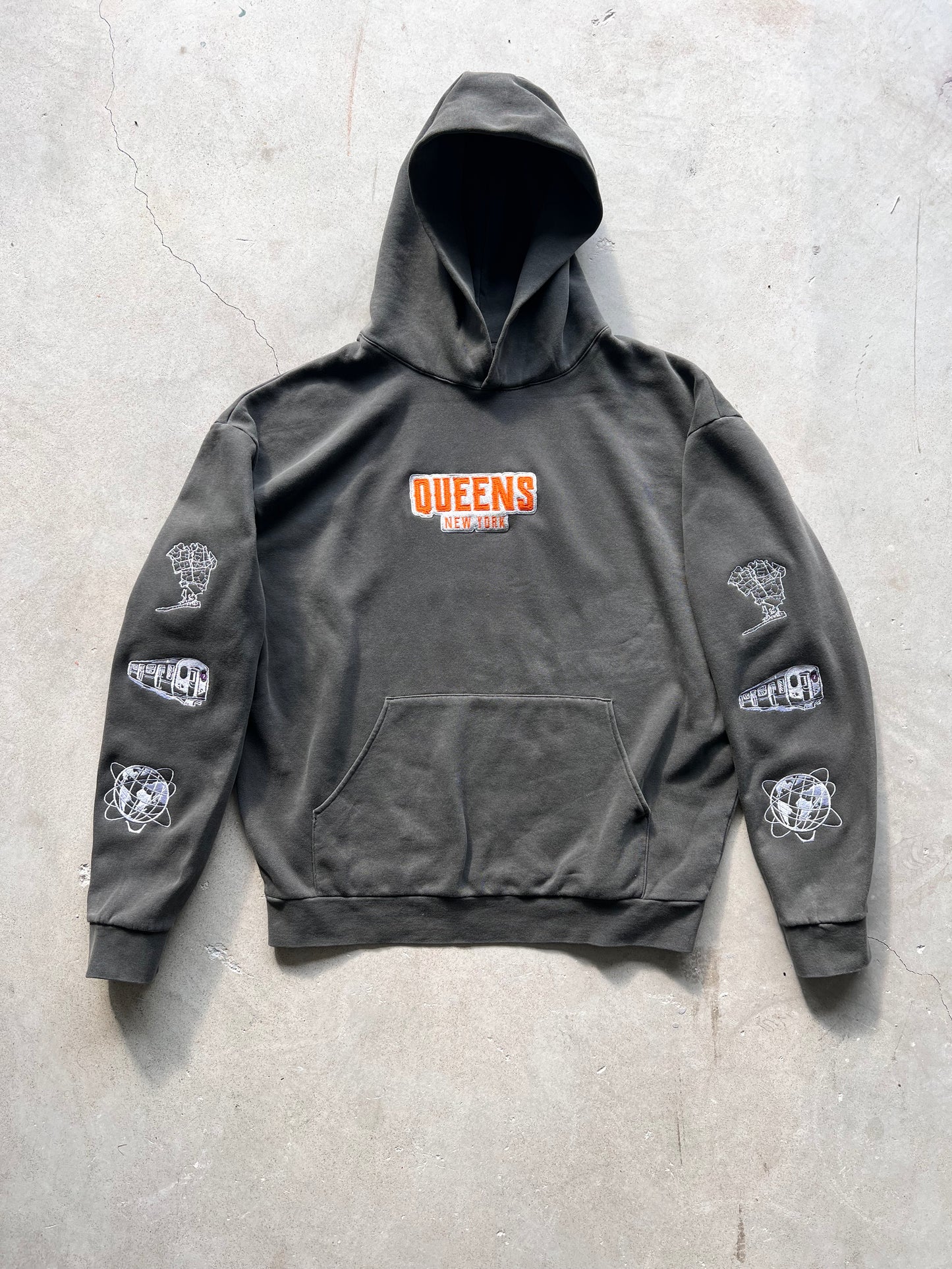 QUEENS NY Vintage Washed hoodie - Embroidered.