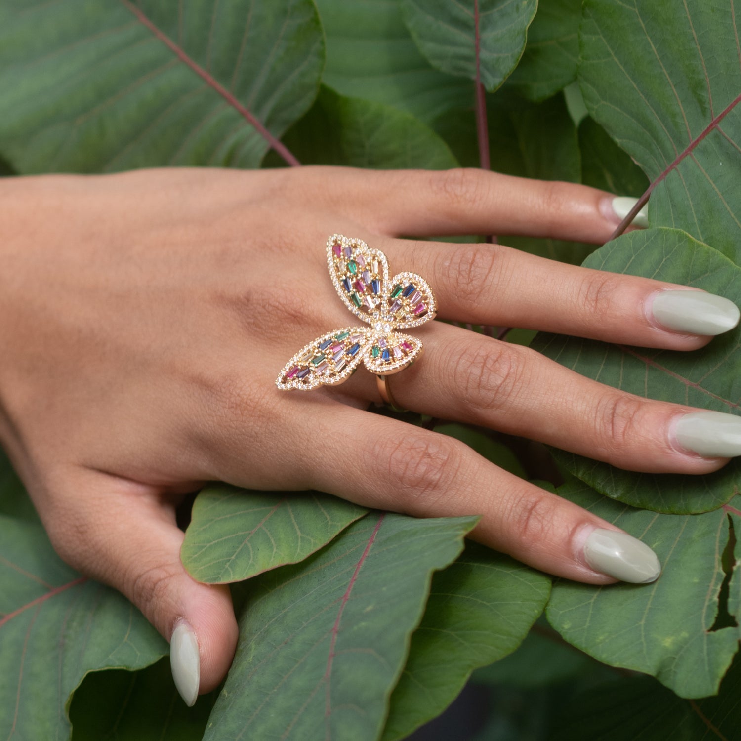 Top 148+ white gold butterfly ring